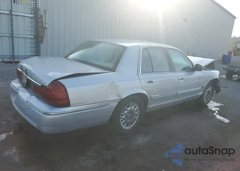 2003 Mercury Grand Marquis Gs z USA, uszkodzony, nr VIN 2MEFM74W03X644589